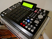AKAI MPC 2500,  Pioneer DJM 800,  Denon DN-D9000,  Roland MV-8800
